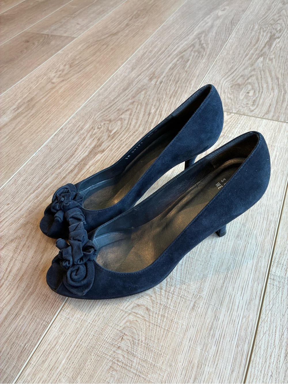 Stuart Weitzman Suede Navy Blue Women’s Peep-Toe Heels with rosette Accent 8.5